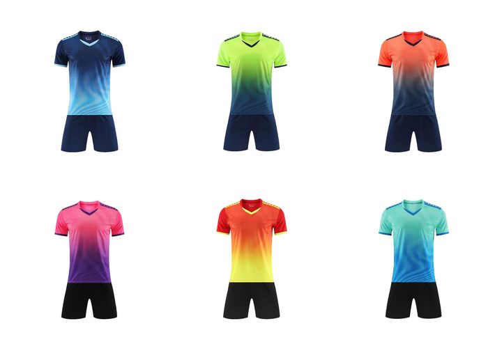 Maglia da calcio a maniche corte con scollo a V con sfumatura – MAIN